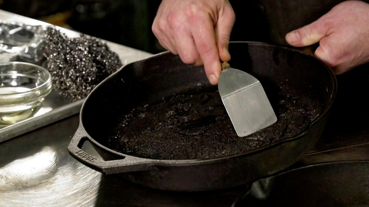 Gusseisen reinigen | Traeger Grills